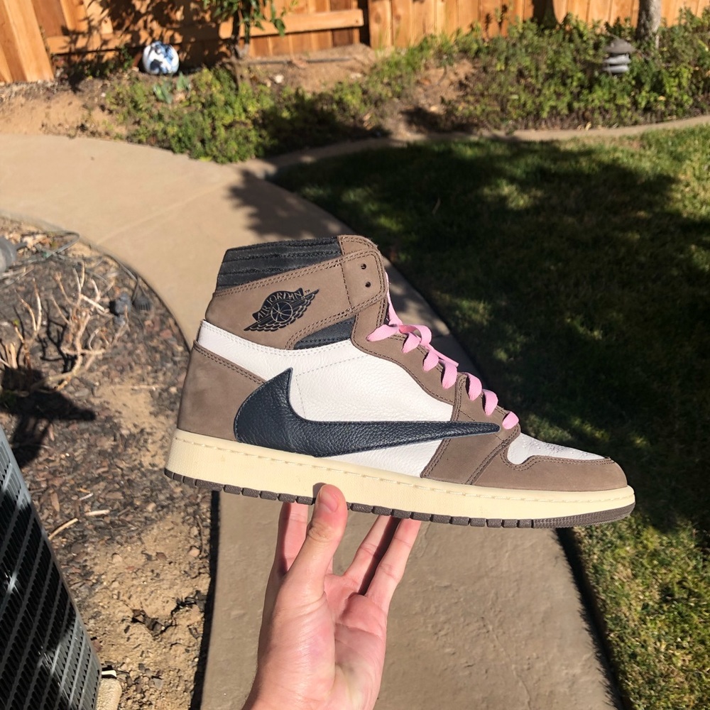 Jordan 1 Retro High “Travis Scott”